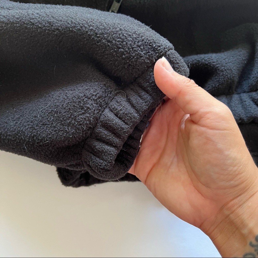 SOLD | Vintage Guinness Black Fleece Zip-Up Jacket - Picture 8 of 9